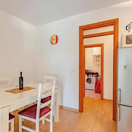 Prázdninový dům 3 Bedroom Lovely In *