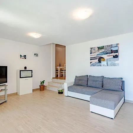 3 Bedroom Lovely In