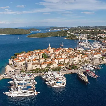 Holiday home 3 Bedroom Lovely In Blato (Korcula)